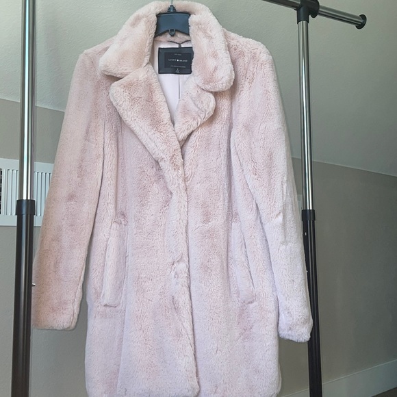 Light pastel pink faux fur jacket - Picture 4 of 9